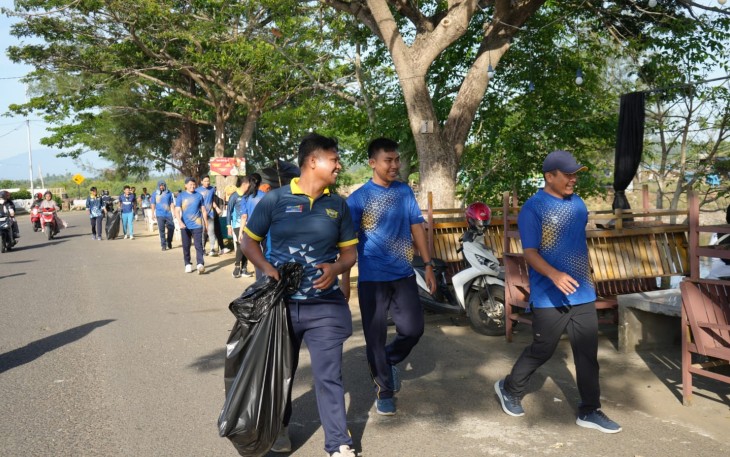 Bea Cukai Lhokseumawe Gelar Jalan Sehat di Kawasan Waduk