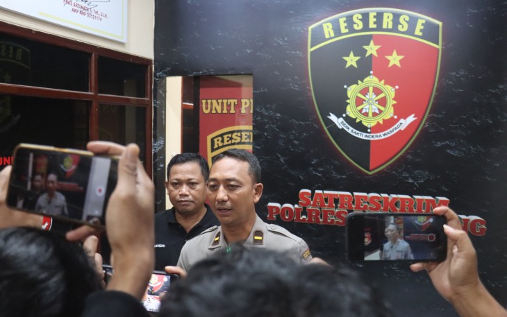 Polres Lumajang Amankan Tersangka Penadah Sapi Curian dan Senpi Rakitan