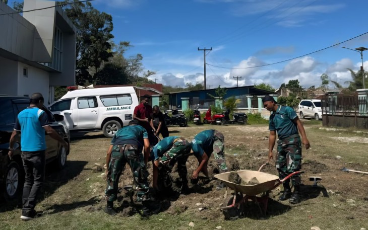 Karya Bakti Yonarmed 12 Kostrad, Perkuat Infrastruktur Kesehatan untuk Warga Perbatasan