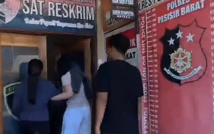 Wanita Muda di Pesisir Barat Ditangkap Polisi