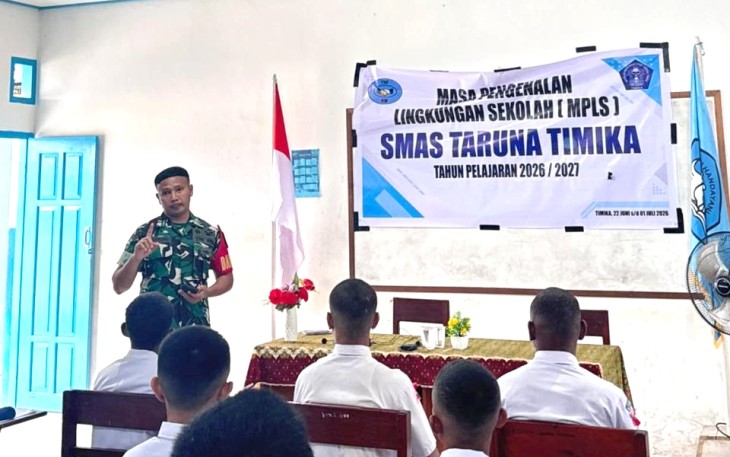 Babinsa Koramil Timika Beri Pembekalan kepada Siswa-Siswi Baru SMA Taruna Timika
