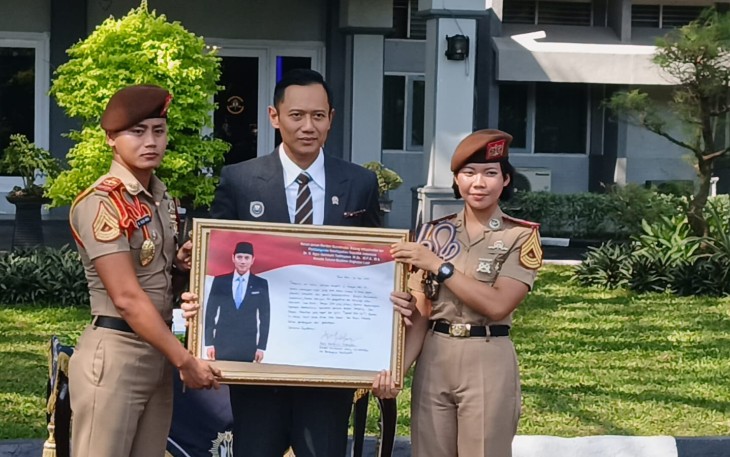 Menteri Koordinator Bidang Infrastruktur dan Pembangunan Kewilayahan RI, Agus Harimurti Yudhoyono atau AHY berkunjung dan memberikan kuliah umum di Akademi Angkatan Laut Surabaya