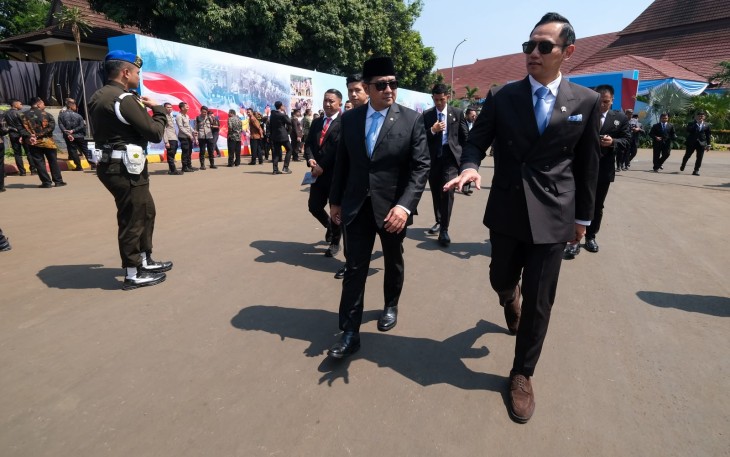 Menteri Ekonomi Kreatif, Teuku Riefky Harsya, menghadiri Upacara Peringatan Hari Bhayangkara ke-80, yang dipimpin Presiden Prabowo Subianto di Markas Korps Brimob Polri, Cikeas, Kabupaten Bogor, Jawa Barat, Rabu (01/07/2026)