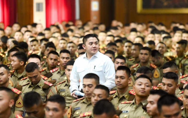 Sekretaris Kabinet Republik Indonesia, Letnan Kolonel Inf Teddy Indra Wijaya, S.I.P., M.Si., beserta rombongan di Kesatrian Akademi Militer, Magelang, Senin (13/7)