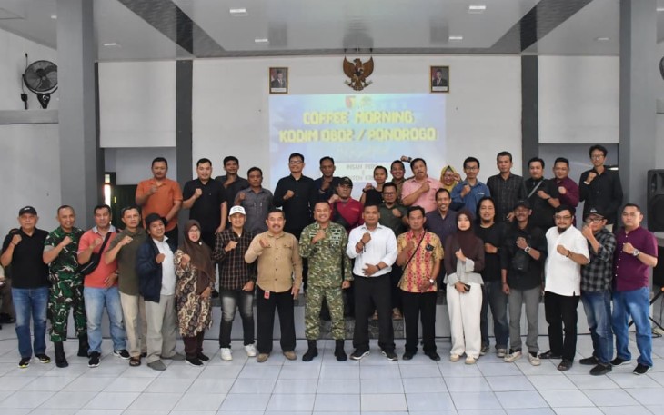 Kodim 0802/Ponorogo menggelar Coffee Morning bersama Insan Pers dan Konten Kreator bertempat di Gedung Paraduta jalan Basuki Rahmat no 38 Kota / Kabupaten Ponorogo, Selasa (14/07/2026) 