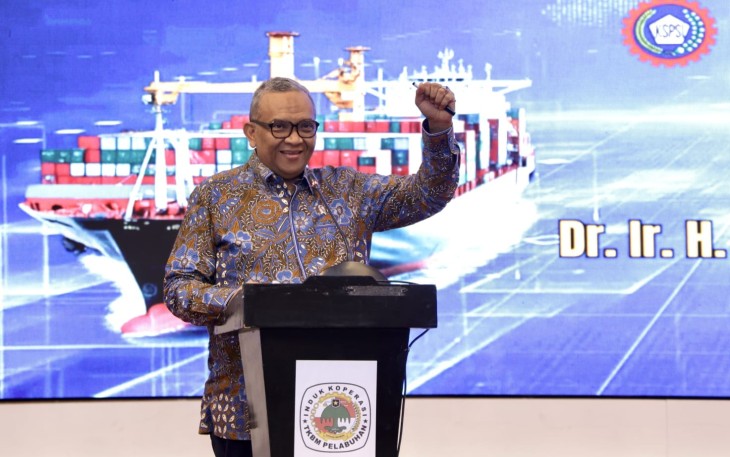 Wamenaker Afriansyah usai membuka Rapat Anggota Tahunan (RAT) Inkop TKBM Pelabuhan Tahun Buku 2025 di Jakarta, Rabu (15/7/2026)