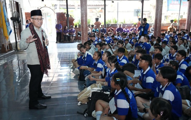 Wakil Menteri Pendidikan Dasar dan Menengah (Wamendikdasmen) Atip Latipulhayat
