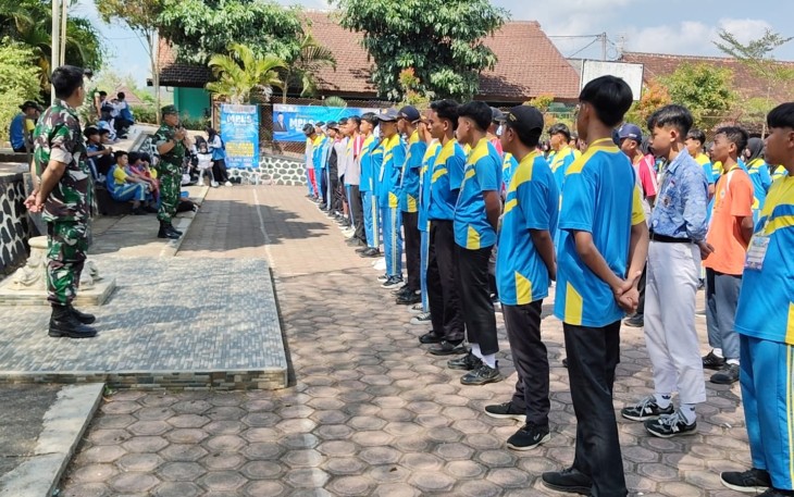 TNI Dukung Pendidikan Karakter, Koramil Pule Dampingi Mountaineering MOGD SMAN 1 Pule