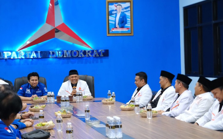 Dewan Pimpinan Daerah (DPD) Partai Demokrat Jawa Timur menerima kunjungan silaturahmi dari jajaran pengurus DPD Partai Keadilan Sejahtera (PKS) Jawa Timur
