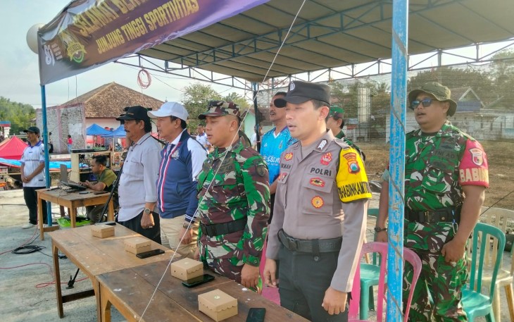 Dukungan TNI Dalam Lomba Gala Desa Pertandingan Sepak Bola Antar Desa sekecamatan Punung