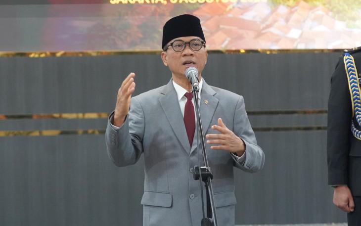 Menteri Desa dan Pembangunan Daerah Tertinggal (Mendes PDT) Yandri Susanto melantik Pejabat Struktural dan Fungsional di Operational Room, Kantor Kemendes PDT, Senin (3/8/2026)