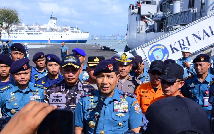 Panglima Koarmada II Laksda TNI I G. P. Alit Jaya, Direktur Operasi Basarnas Laksma TNI Yudhi Bramantyo N.S