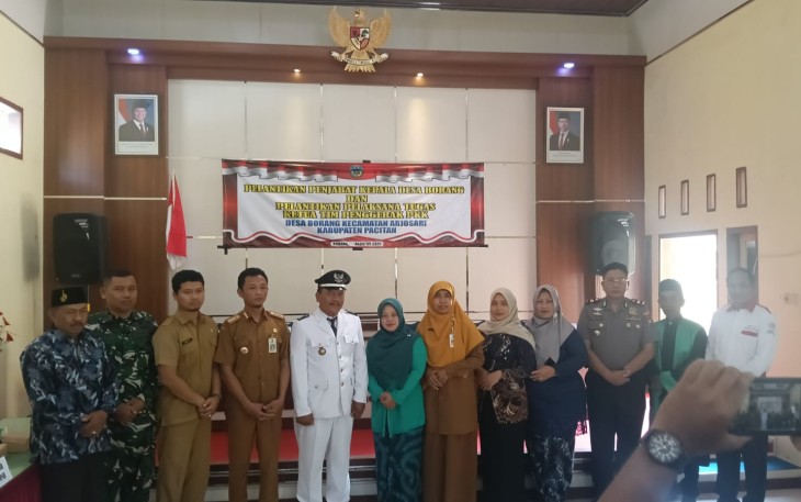 Pelantikan Kepala Desa Borang
