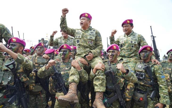 Kasad Dikukuhkan sebagai Warga Kehormatan Korps Marinir TNI AL