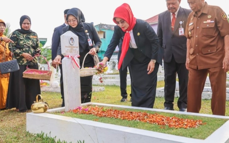 Pemprov Kepri Gelar Upacara dan Ziarah Tabur Bunga di TMP Pusara Bhakti