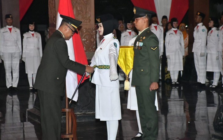 Dandim Ponorogo Pembina Upacara pada Pengukuhan Paskibraka Kab. Ponorogo