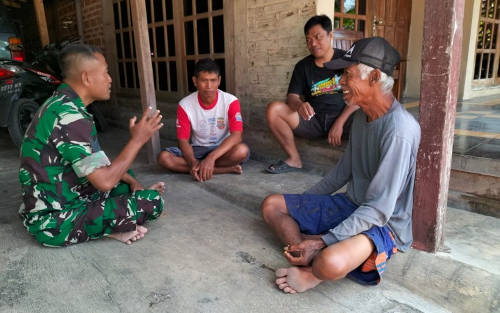 Komsos Upaya Babinsa Kodim Ponorogo Terus Dekat Dengan Warga