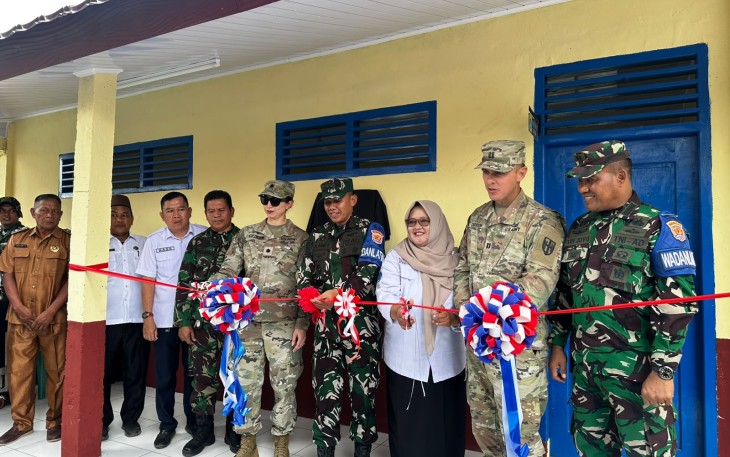 TNI AD Bersama US Army Renovasi SDN 04 Peracak, Wujud Nyata Kerja Sama dan Kepedulian Terhadap Dunia Pendidikan