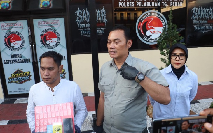 Kasatresnarkoba Polres Pelabuhan Tanjung Perak AKP Adik Agus Putrawan