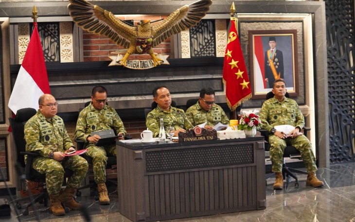 Panglima TNI Jenderal TNI Agus Subiyanto melaksanakan Video Teleconference (VTC) dengan Chief of Defence Force Australian Defence Force (CDF ADF) Admiral Mark Hammond