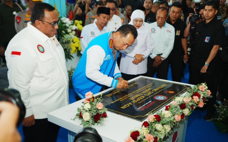 Kapolri Jenderal Polisi Drs. Listyo Sigit Prabowo, M.Si Resmikan Gedung KSPSI AGN Jatim
