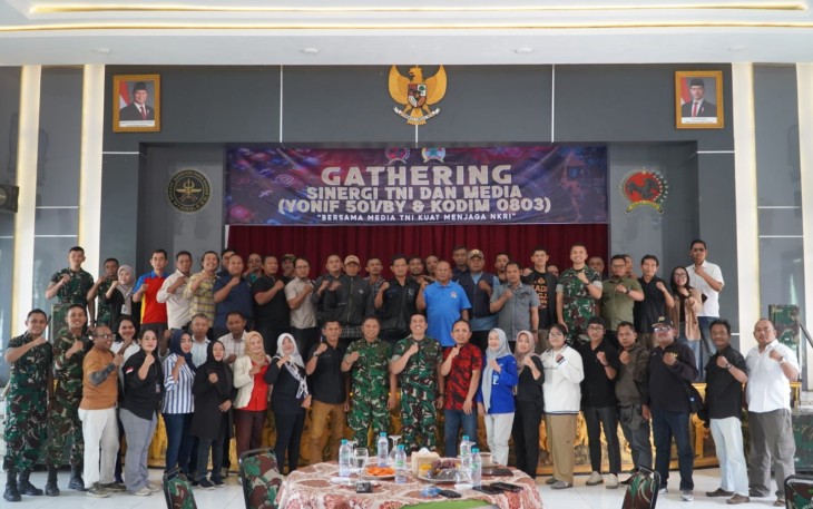 Sinergi TNI bersama awak media di Madiun