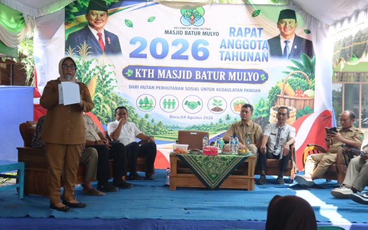 Wakil Bupati Blora Hj. Sri Setyorini menghadiri Rapat Anggota Tahunan (RAT) Kelompok Tani Hutan (KTH) Masjid Baitur Mulyo yang digelar di Kecamatan Sambong