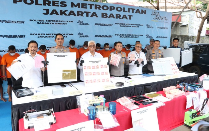 Polres Jakbar Ungkap Sindikat Produksi dan Peredaran Upal, Cetak Puluhan Ribu Lembar Sejak Januari