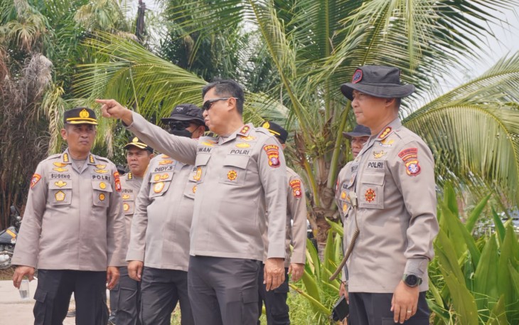 Kapolda Kalteng Bersama Personel Gabungan Pantau dan Padamkan Karhutla di Palangka Raya
