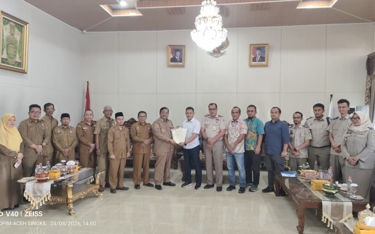 Bupati Aceh Singkil Terima Sertifikat Lahan Sekolah Rakyat