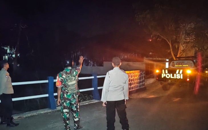 Karhutlah Terjadi Lagi Diwilayah Pacitan, Babinsa Koramil 0801/01 Pacitan Dengan Sigap Pantau Lokasi
