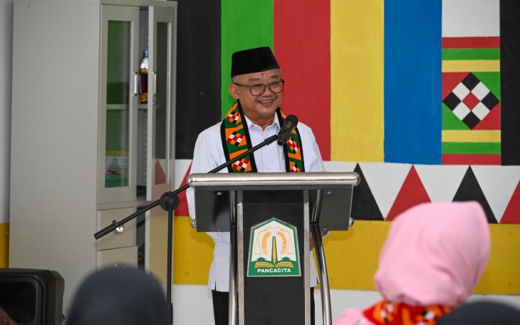  Pendidikan Dasar dan Menengah (Mendikdasmen), Abdul Mu’ti, meresmikan hasil revitalisasi satuan pendidikan tahun 2025 se-Kabupaten Simeulue di SMK Negeri 1 Sinabang