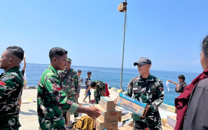 Hari Kedelapan Belas Penanganan Gempa NTT, TNI Kirim 1.054,603 Ton Bantuan