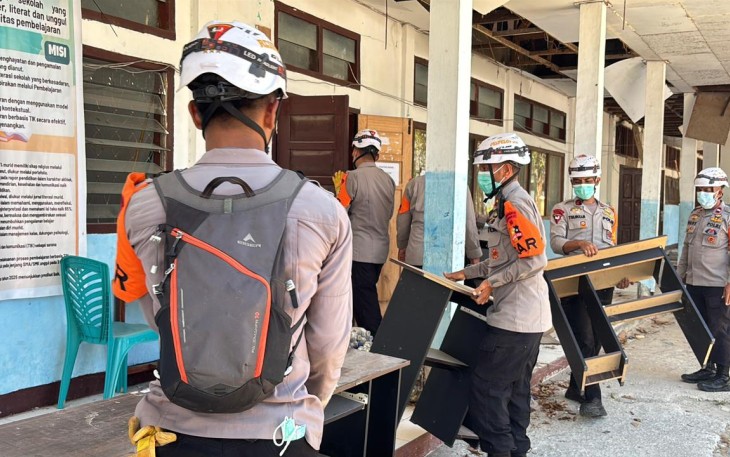 Brimob Hadir di Tengah Pemulihan, Bantu Fasilitas Ibadah dan Pendidikan Pascagempa