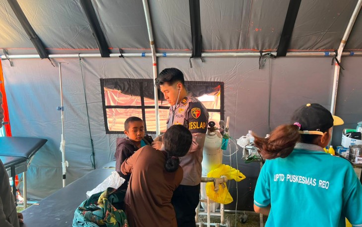 Tim Kesehatan Korbrimob Pastikan Kondisi Warga Terdampak Gempa Terpantau