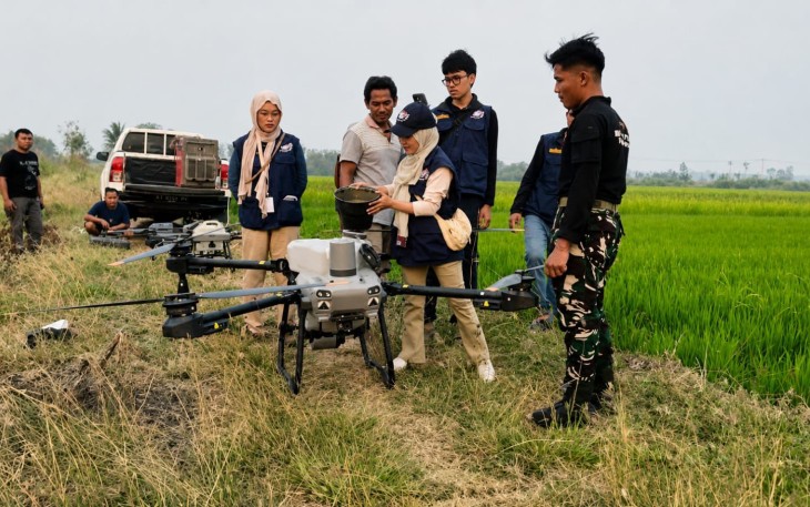 Drone Pertanian Pangkas Biaya Penyemprotan Petani Merauke hingga 90 Persen