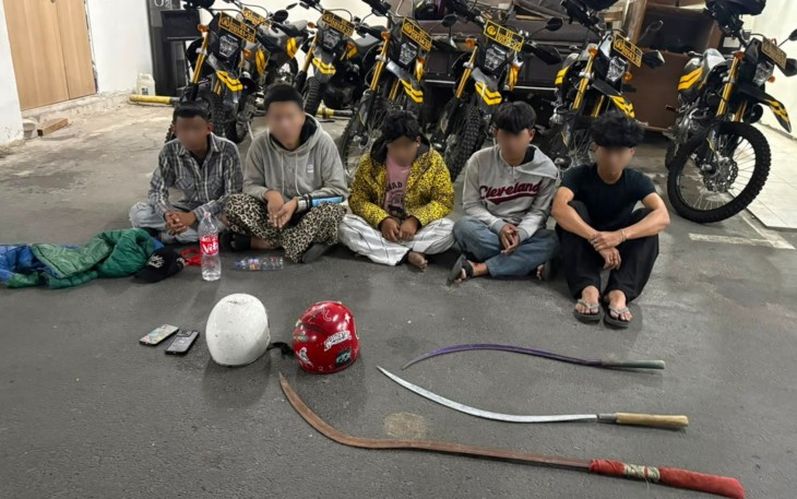 5 Remaja dan 3 Senjata Tajam Diamankan Polisi