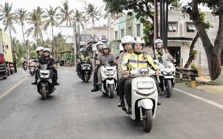 Polda Jatim Terjunkan 60 Personel Siaga 24 Jam Urai Kepadatan di Ketapang Banyuwangi