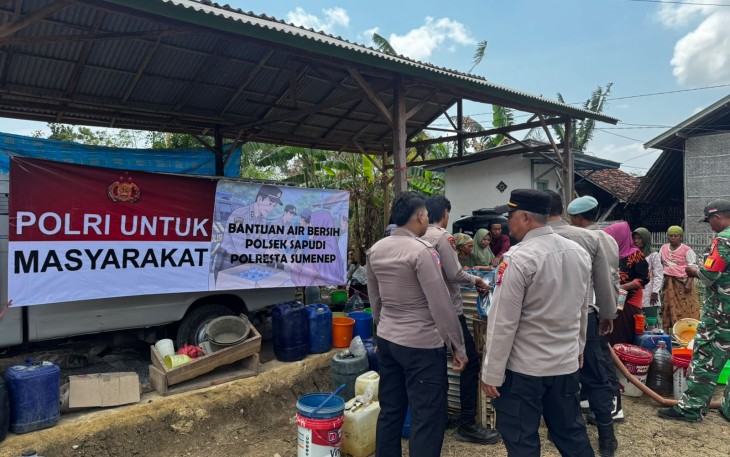 Polresta Sumenep Salurkan Bantuan Air Bersih untuk 440 KK di Desa Gendang Barat