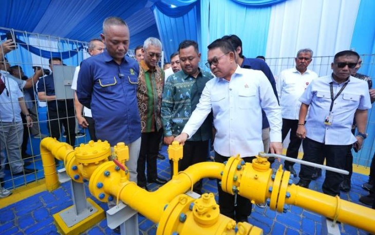 Kunjungan kerja Kepala Staf Kepresidenan Jenderal (Purn.) Prof. Dr. Dudung Abdurachman, S.E., M.M. yang didampingi oleh Direktur Perencanaan dan Pembangunan Infrastruktur Minyak dan Gas Bumi (Migas) Kementerian Energi dan Sumber Daya Mineral (ESDM) Agung Kuswardono serta Direktur Infrastruktur dan Teknologi PGN Hery Murahmanta ke jargas di Gresik dan Sidoarjo.