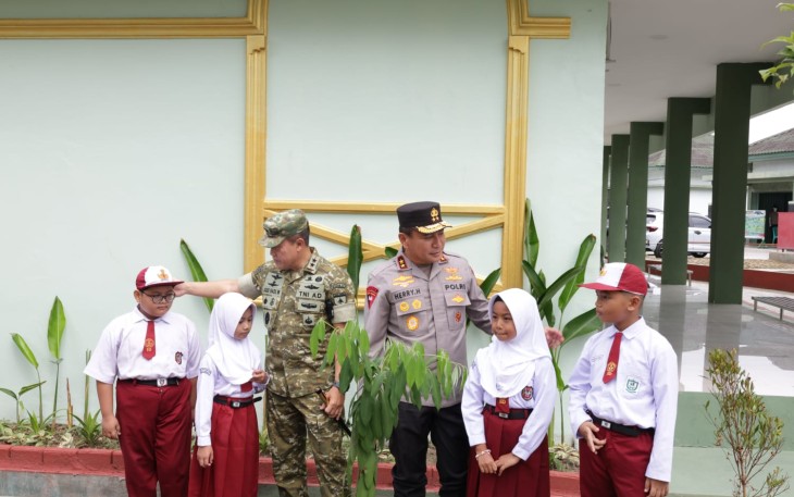 Kapolda Riau Irjen Herry Heryawan 