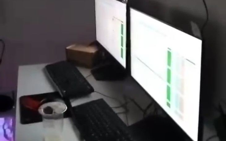Barang bukti PC di TKP rumah judol di kawasan KPAD Cijantung, Jakarta