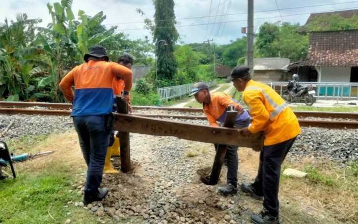 Jaga Keselamatan Perjalanan KA, KAI Daop 4 Tutup Perlintasan Sebidang di Grobogan