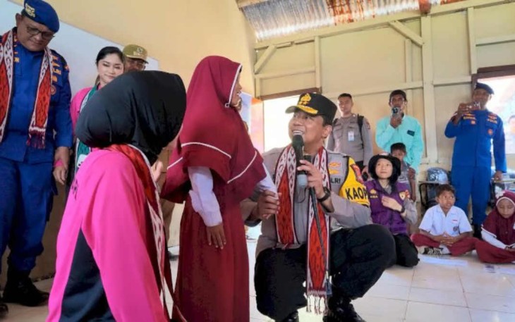 Kapolda NTT Resmikan MI Al-Hidayah, Hadirkan Ruang Belajar Layak Anak Pulau Kukusan