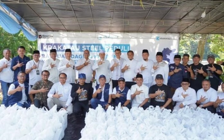 Krakatau Steel Group Salurkan Daging Kurban untuk Masyarakat Cilegon