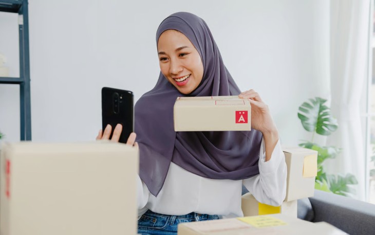 Pengiriman Logistik Jelang Ramadan Diprediksi Naik Hingga 30%, Bagaimana Kesiapan Customer Service Anda?
