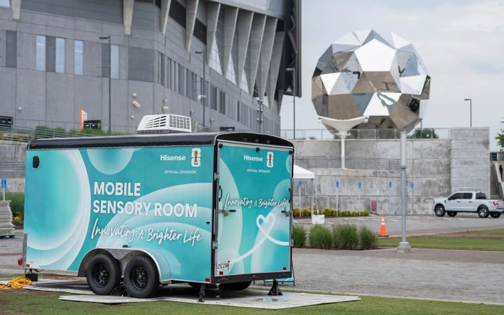 Temukan Ketenangan di Tengah Riuhnya Stadion: Hisense Hadirkan Pengalaman FIFA World Cup 2026™ yang Lebih Inklusif Lewat Mobile Sensory Vehicles di 16 Kota Tuan Rumah