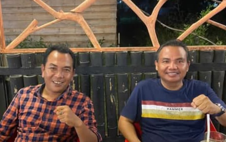 Saparuddin Hasibuan (Pakai Kemeja) Saat Bersama Ketua DPP Prabowo Mania 08, Ahmad Gojali Harahap