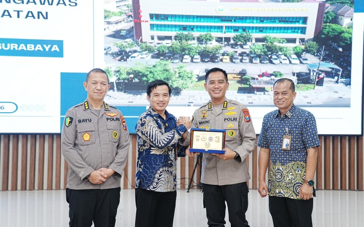 Dewan Pengawas BPJS Kesehatan melakukan inspeksi mendadak (sidak) pelayanan kesehatan di Rumah Sakit Bhayangkara H.S. Samsoeri Mertojoso, Surabaya, Selasa (10/3/2026)