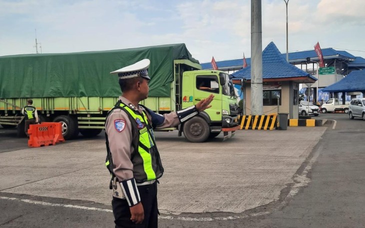 Hari Keempat Operasi Ketupat Semeru Polda Jatim Pastikan Jalur Tol dan Arteri Lancar
